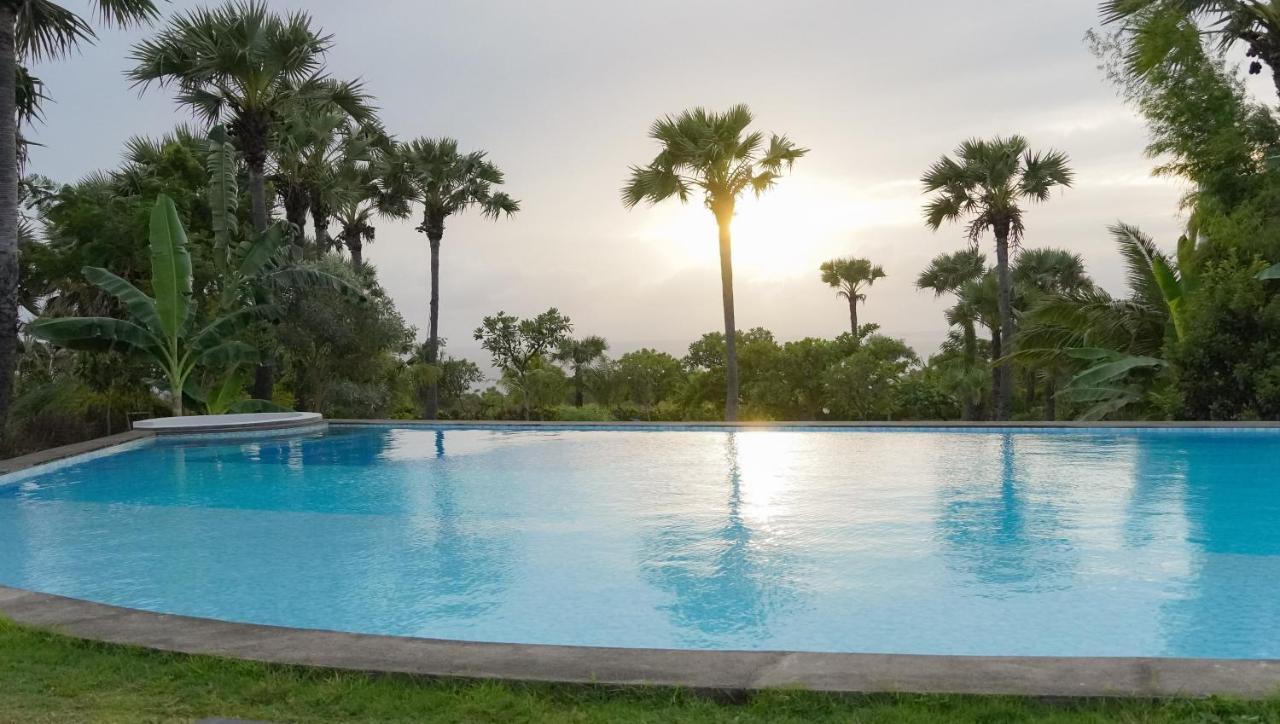 Palm Springs Bali Dive Resort Туламбен Экстерьер фото